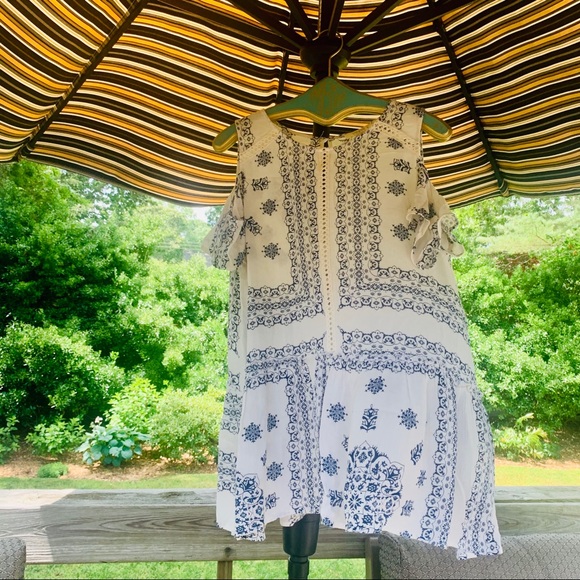 Umgee • Cold Shoulder Top - Picture 3 of 8